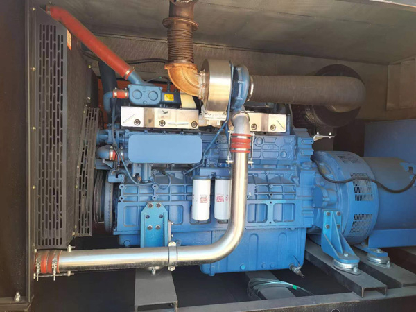 沁源燃油消耗率与进气温度的具体关系是什么？